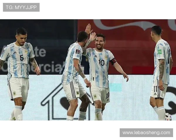 中国香港队任意球轰入禁区陈城云扑救脱手险酿失球惊险一幕引发赛场关注